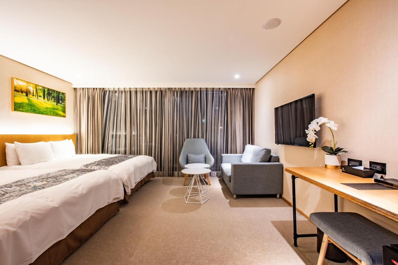 Mega Hotel Csiaji Kültér fotó